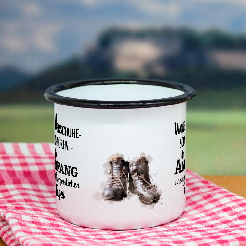 Emailletasse Wandern Wanderschuhe